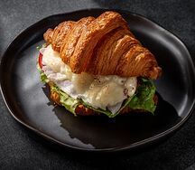 Круассан с индейкой