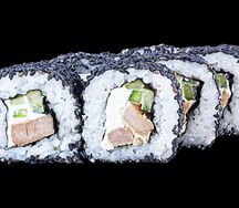 Урамаки с жареным тунцом