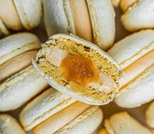 Макаронс Манго-маракуйя