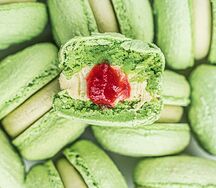 Макаронс Фисташка-малина