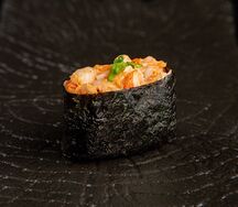 Гункан с креветкой