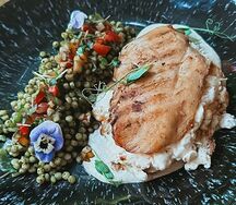 Куриная грудка су-вид, фаршированная сыром фета