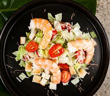 Салат Цезарь с креветками
