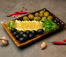 Маслины и оливки
