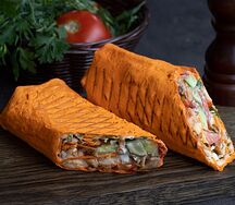 Шаурма из курицы в сырном лаваше