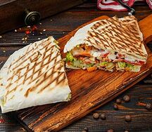 Шаурма в арабской пите