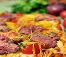 Пицца с ростбифом