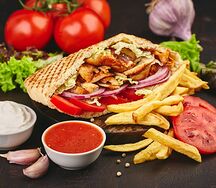 Фирменный Гиро в лепёшке с картофелем фри