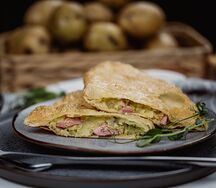 Чебурек с картошкой и ветчиной
