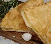 Чебурек с моцареллой