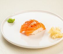 Нигири лосось