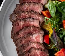 Салат-микс с ростбифом на апельсиновой заправке