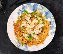 Яичная лапша с курицей