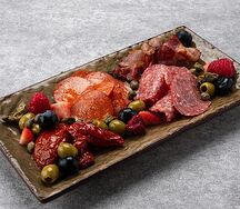 Ассорти итальянских деликатесов