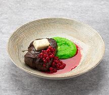 Филе миньон с соусом марсала и розовой морской солью