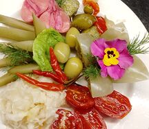 Ассорти засолов и маринадов