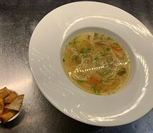 Куриный суп с яичной лапшой