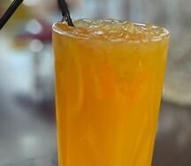 Лимонад манго-маракуйя