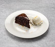 Шоколадно-апельсиновый клафути с цукатами, ликером Куантро