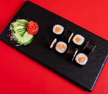 Ролл Сяке маки