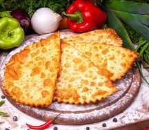 Чебурек с ветчиной и сыром