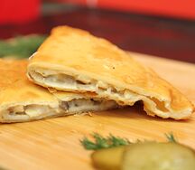 Чебурек с сыром и грибами