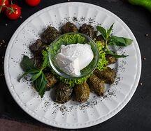 Долма из винoградных листьев