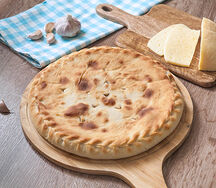 Пирог с курицей и сыром