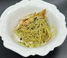 Паста с куриной грудкой и песто из базилика
