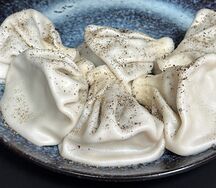 Хинкали с бараниной и говядиной 