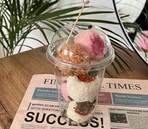 Клубника в шоколаде в стаканчике М