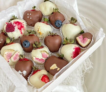 Набор classic из клубники в шоколаде М