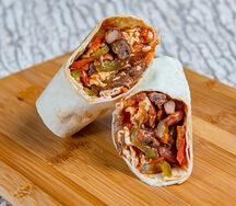 Буррито с говядиной и сыром