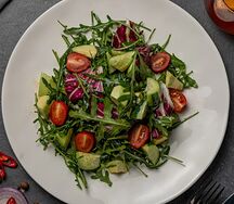 Теплый салат с куриной печенью