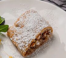 Штрудель с яблоком