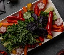 Ассорти из свежих овощей