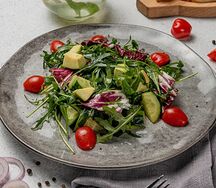 Овощной с авокадо и креветками