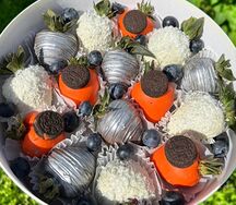 Клубника в шоколаде Шалунья