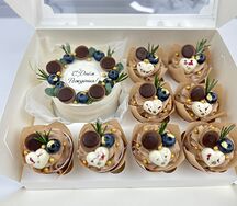 Бенто-торт и капкейки