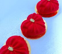 Набор пирожных сердечки бантики