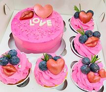 Бенто-торт и капкейки Поцелуй любви