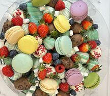 Подарочный набор с клубникой в шоколаде