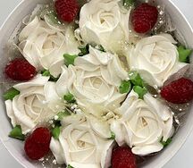 Зефирные цветы с малиной