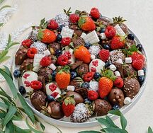 Ягодный микс с клубникой в шоколаде