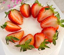 Бенто-торт Клубничная фантазия