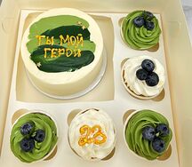 Бенто-торт и капкейки на 23 февраля