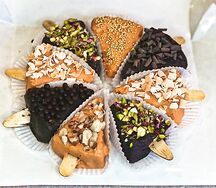 Бриошь де пари в шоколаде с орехами