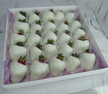 Клубника в шоколаде Белоснежка