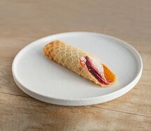 Трубочка с фруктовой начинкой