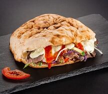 Шаурма с телятиной в лепешке